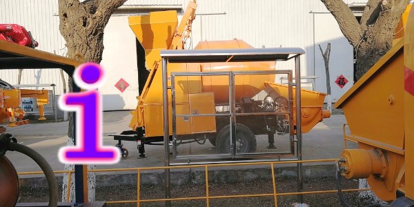 骨料、液壓油、水泥等物質飛濺是由于混凝土泵的哪些不當操作引起的？