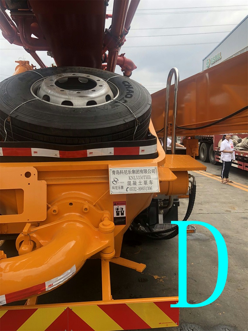 青島小型混凝土泵車價格 (13)