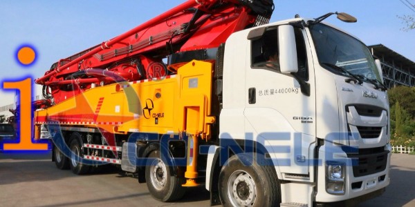 小型泵車管道滑動或脫落時，就需要給你的愛車更滑新管了