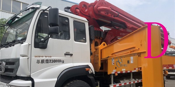 小型混凝土泵車減震時注意事項(xiàng)