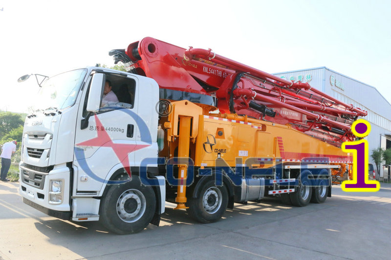 青島小型混凝土泵車價格 (16)